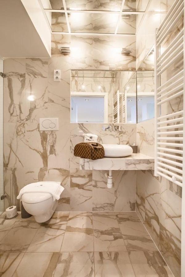 Jacuzzi Opera Apartment